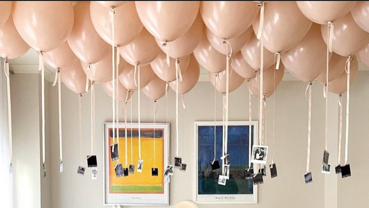 Floating Memories- Luxe Helium Photo Display
