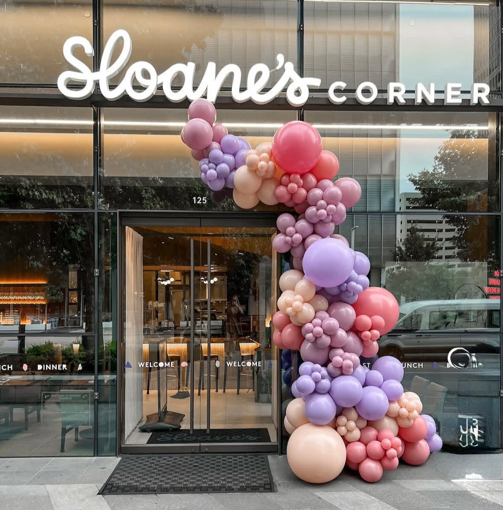 GRAND ENTRANCE BALLOON INSTALLATIONS FOR CORPORATE EVENTS
