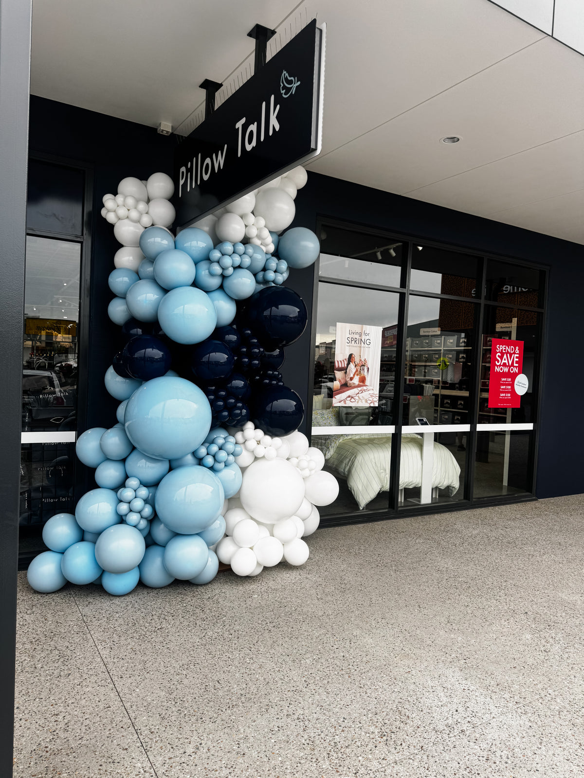 GRAND ENTRANCE BALLOON INSTALLATIONS FOR CORPORATE EVENTS